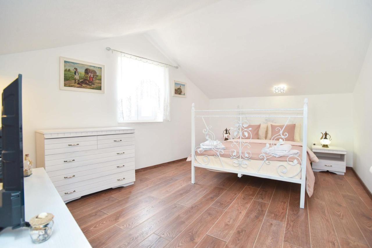 בודווה Apartman Senka מראה חיצוני תמונה
